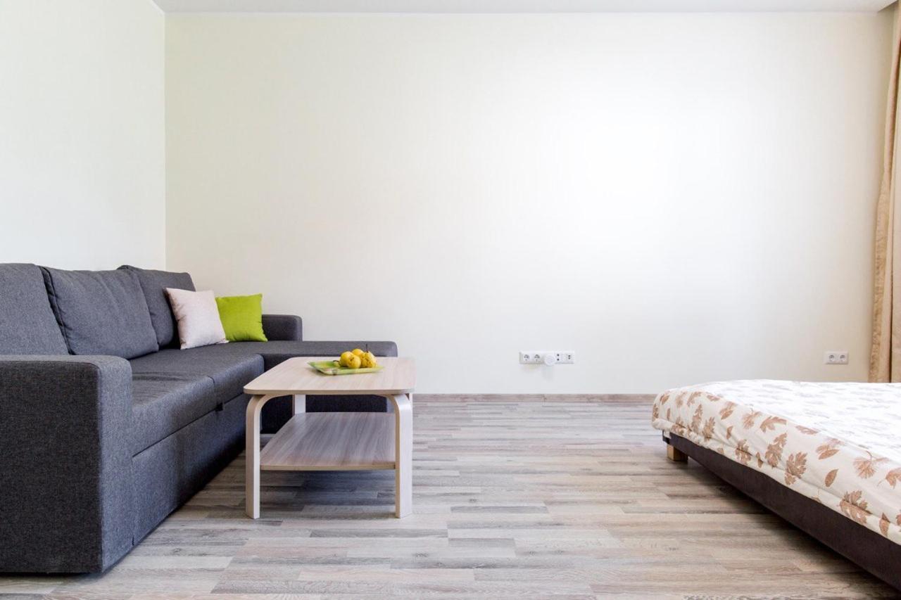 Sunny Apartment Near Bus Station Талин Екстериор снимка