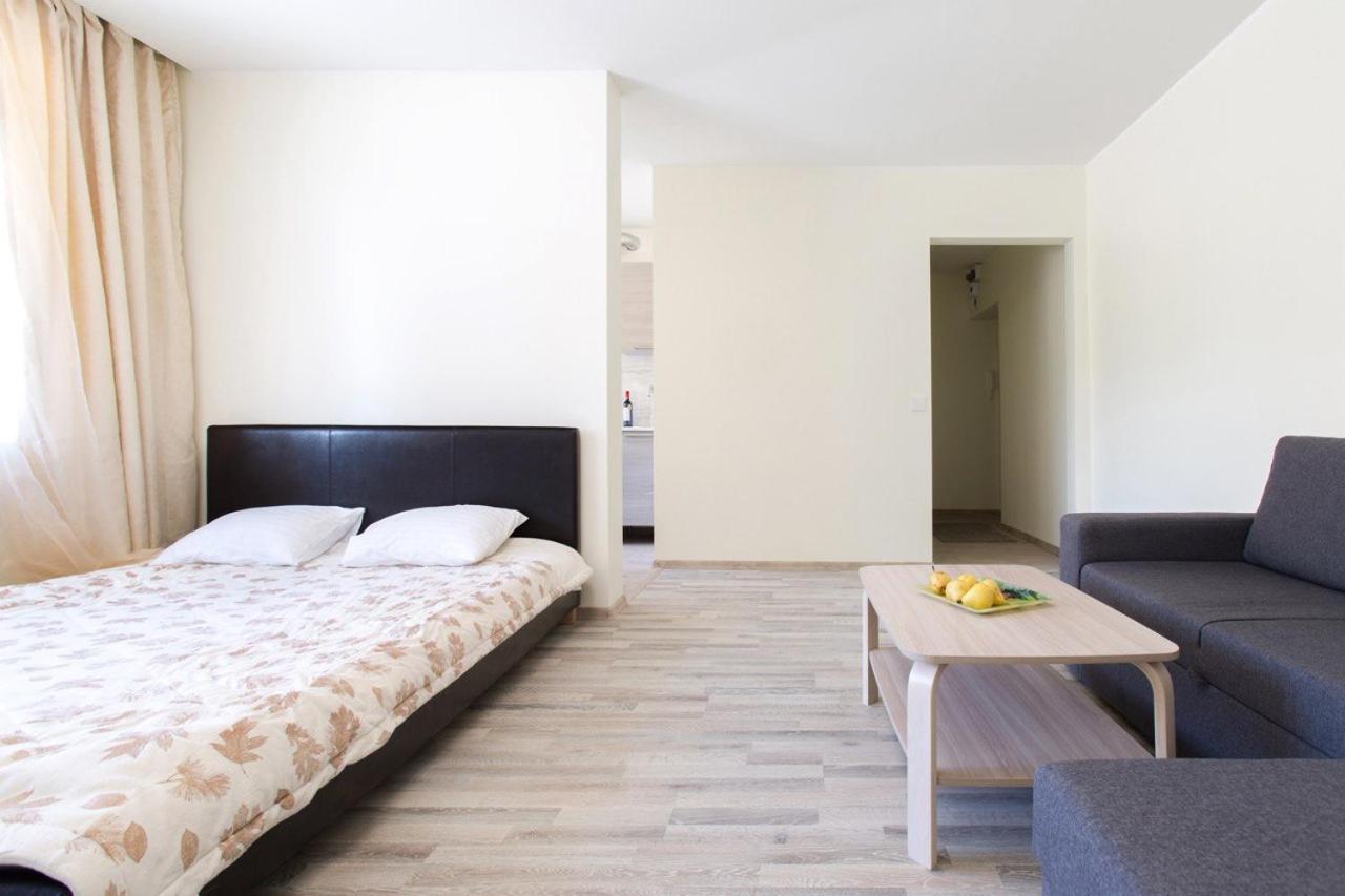 Sunny Apartment Near Bus Station Талин Екстериор снимка