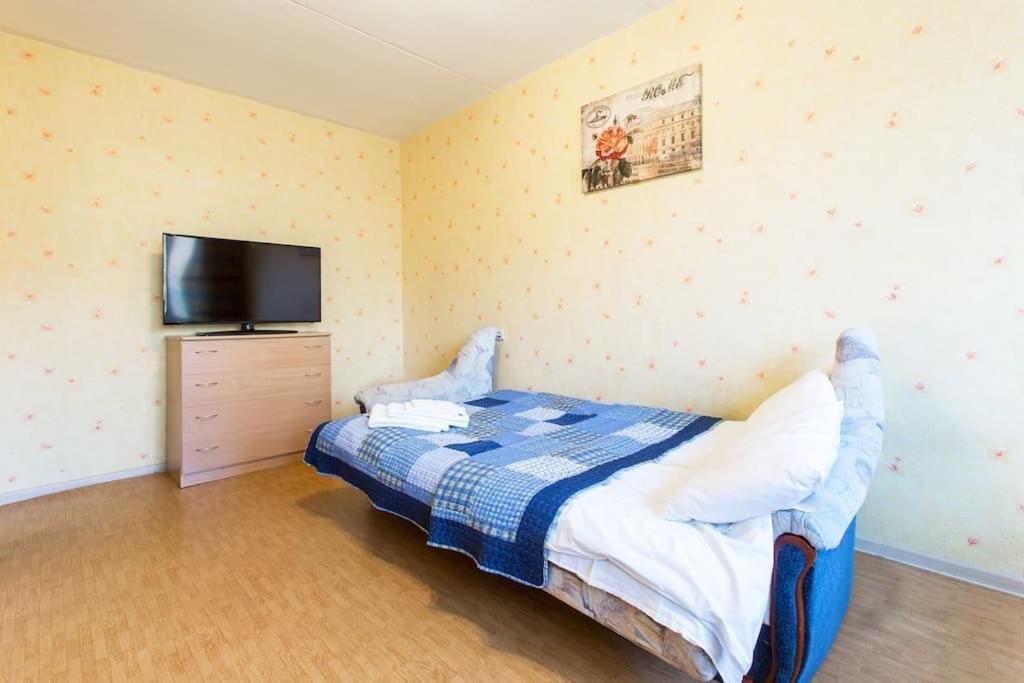 Sunny Apartment Near Bus Station Талин Екстериор снимка